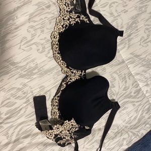 Wacoal black and white bra